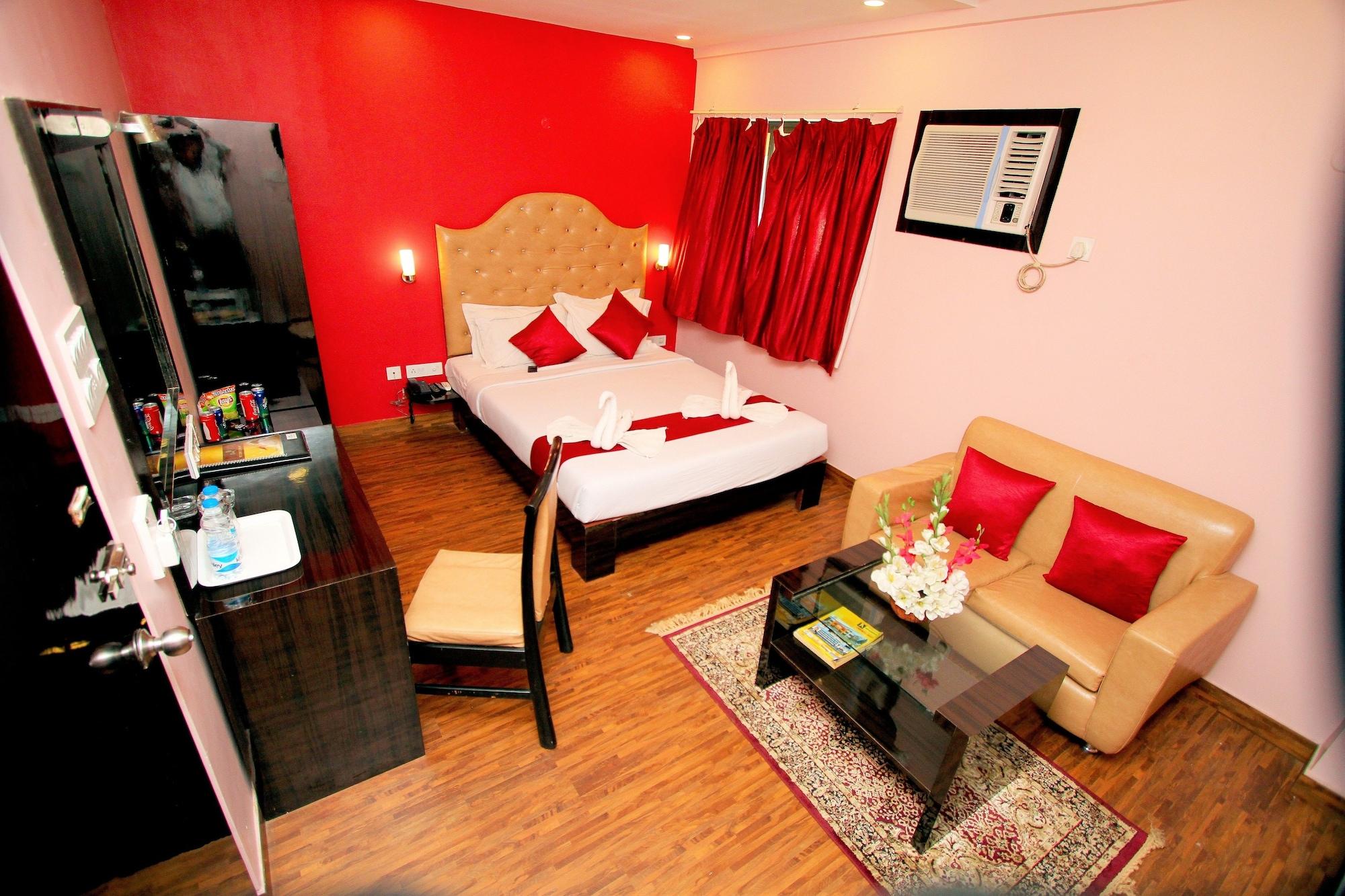 Hotel Crestwood Kolkata Bagian luar foto