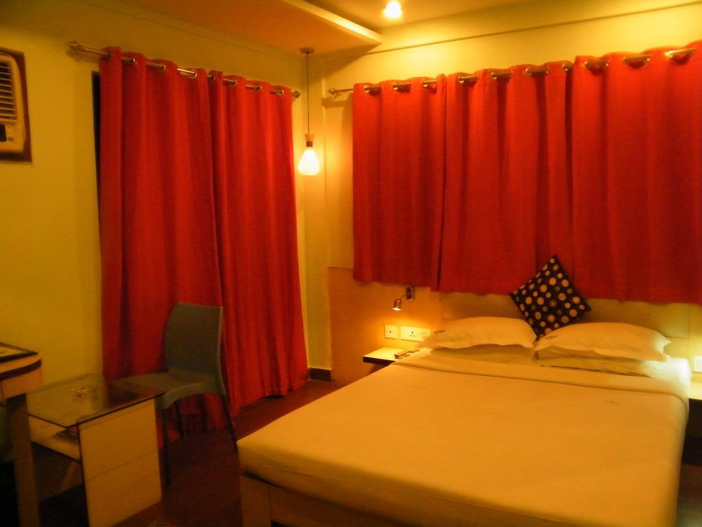 Hotel Crestwood Kolkata Ruang foto