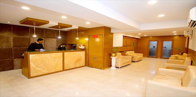 Hotel Crestwood Kolkata Bagian luar foto