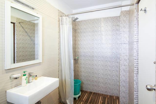 Hotel Crestwood Kolkata Bagian luar foto