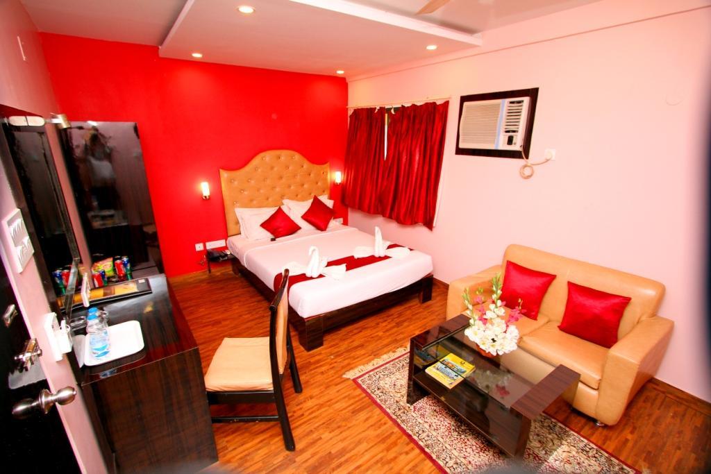 Hotel Crestwood Kolkata Bagian luar foto
